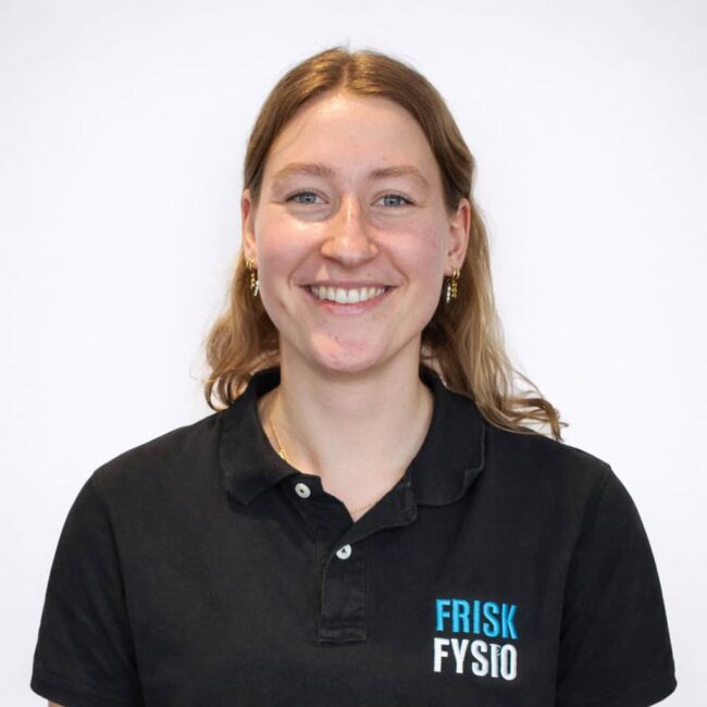 Vriendelijke fysiotherapeut Ilse van Frisk Fysio die klaarstaat om te helpen met herstel en pijnverlichting.