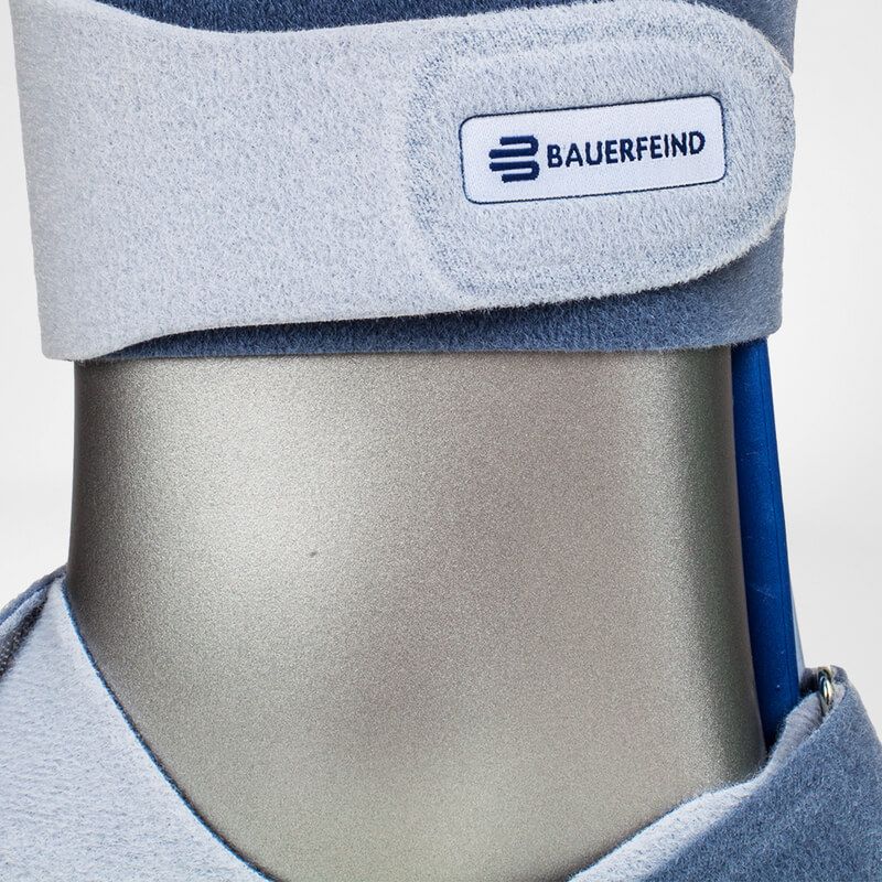CaligaLoc enkelorthese 6 Frisse CaligaLoc enkelorthese in zacht membraan met merkstiksel Bauerfeind, op maat bevestigde knie-/beenorthese.