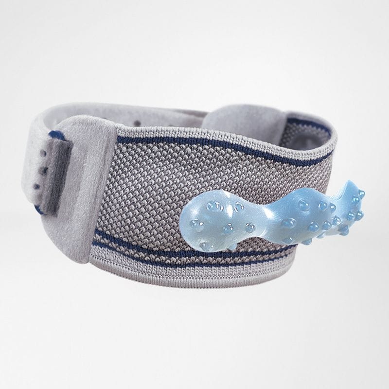 GenuPoint patella strap 4 GenuPoint patella strap with snap fastening and a non-slip silicone pad for knee support.