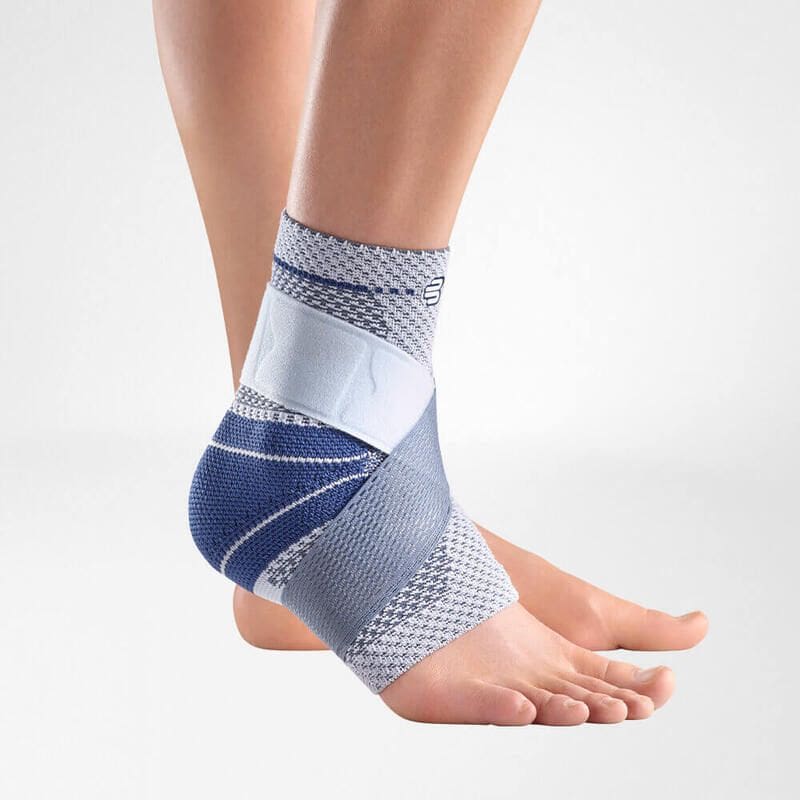 MalleoTrain S enkelbrace 1 Enkelbracelet met bandages en steun voor enkelflexie gericht op knie- en enkelstabiliteit, perfect voor revalidatie en sport-ondersteuning.