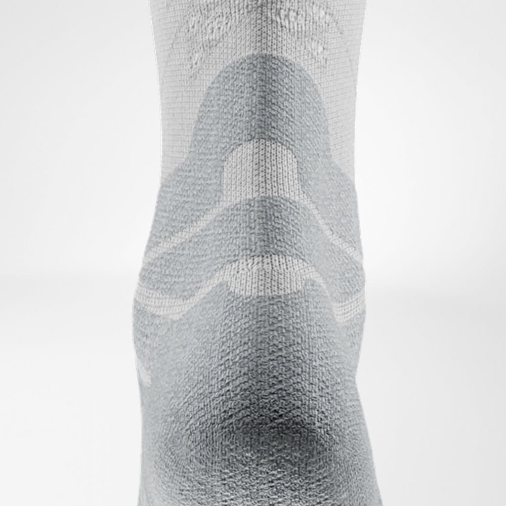 Run Performance Compression Socks 7 Dynamische enkel- en voetbalans training met een comfortabele sportteek op een sportvloer, gericht op blessurepreventie en revalidatie bij FriskFysio.