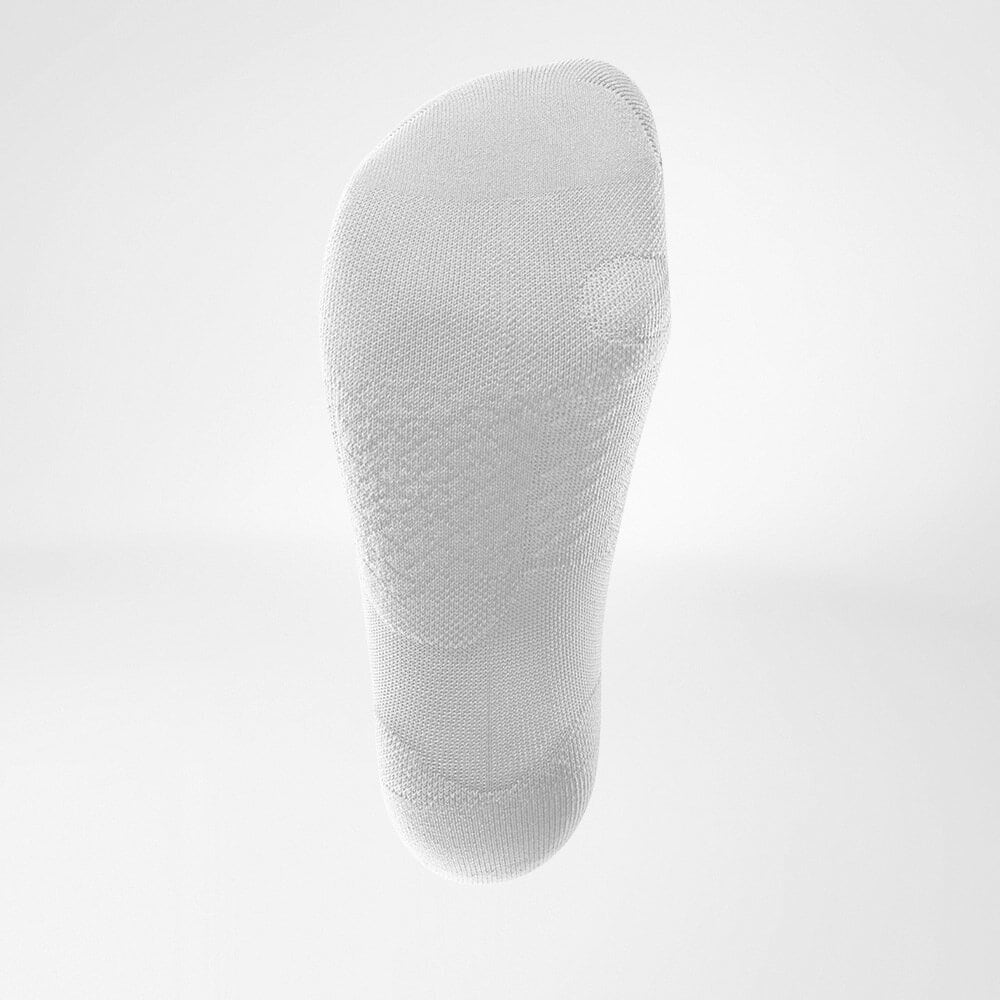 Run Ultralight Mid-Cut Socks 4 Medical foot warmer or ankle support sock, made from white cotton, with a seamless design, for physiotherapy and rehabilitation.